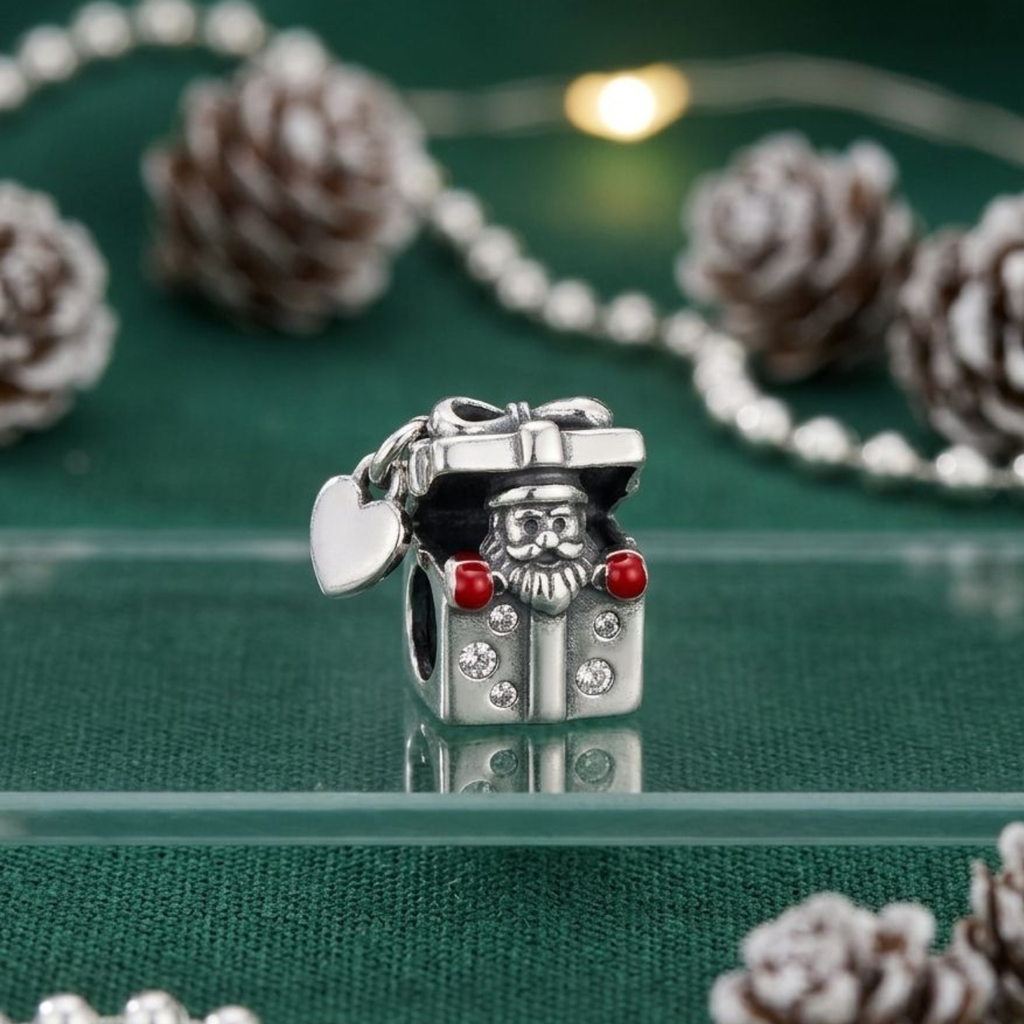 925 Silver Surprise Santa in Giftbox Charm