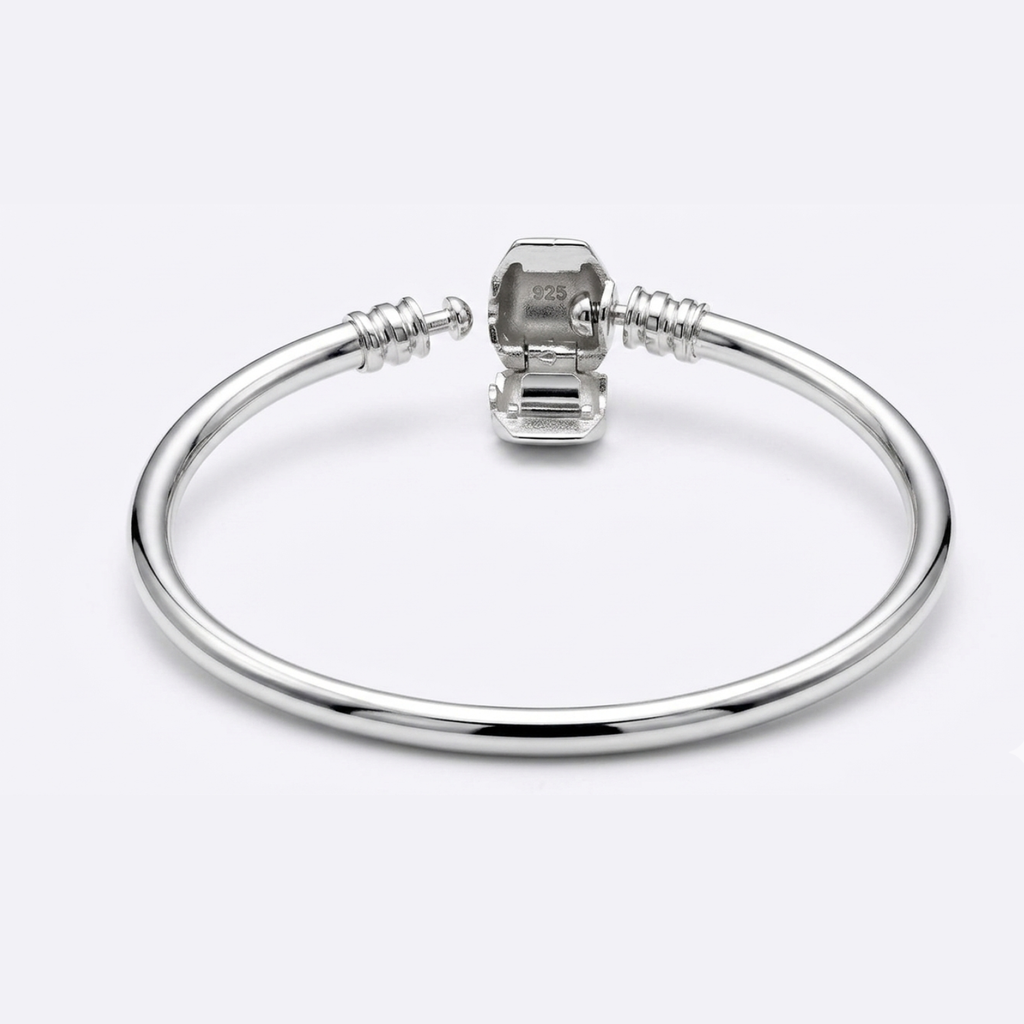 925 Silver Signature Sleek Bangle ✨