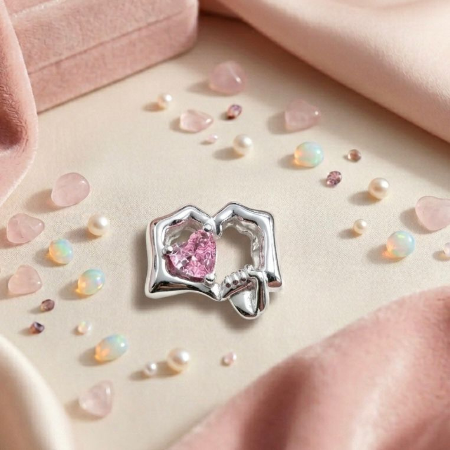 925 Silver Infinite Bond Family Hands Charm