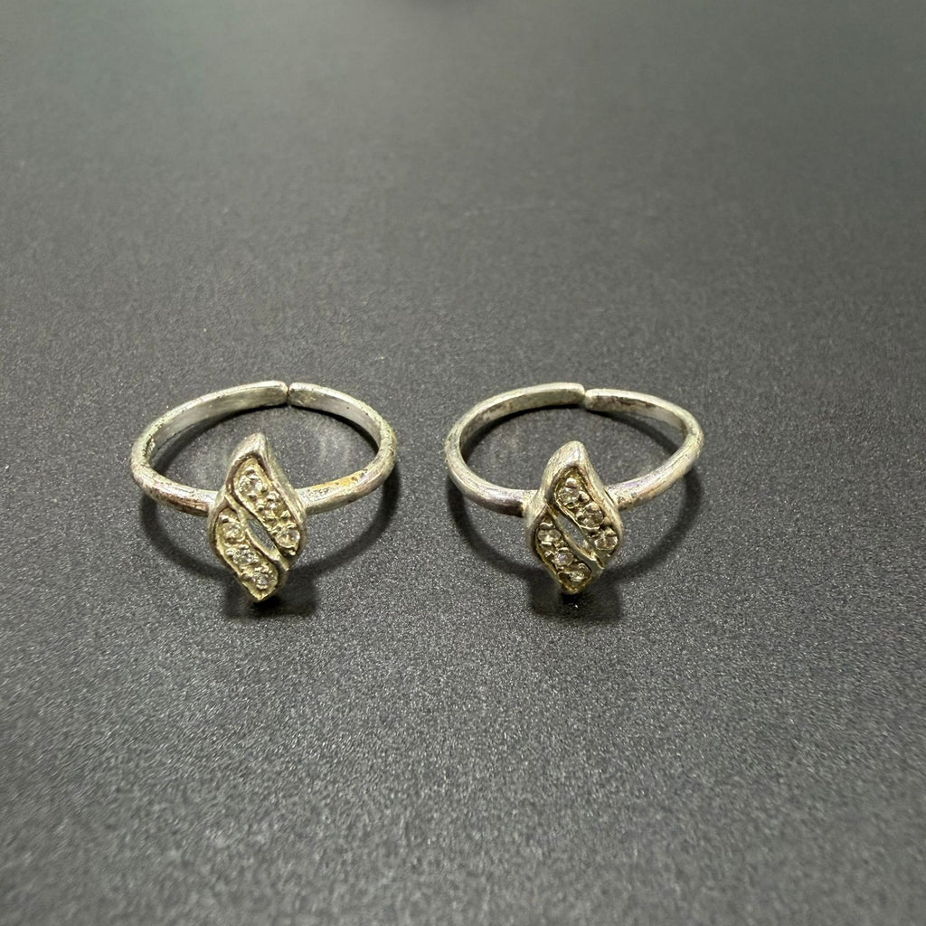 Shimmering Wave Jodvi 925 Silver Toe Ring