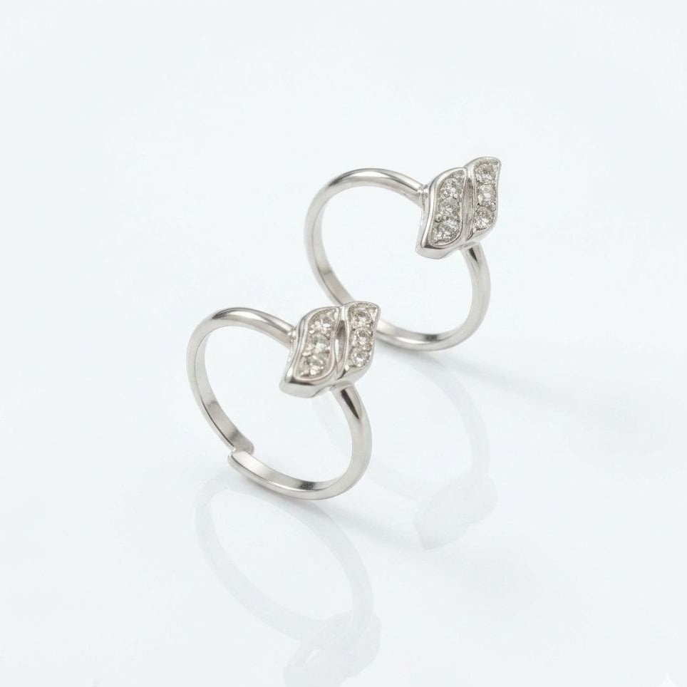 Shimmering Wave Jodvi 925 Silver Toe Ring