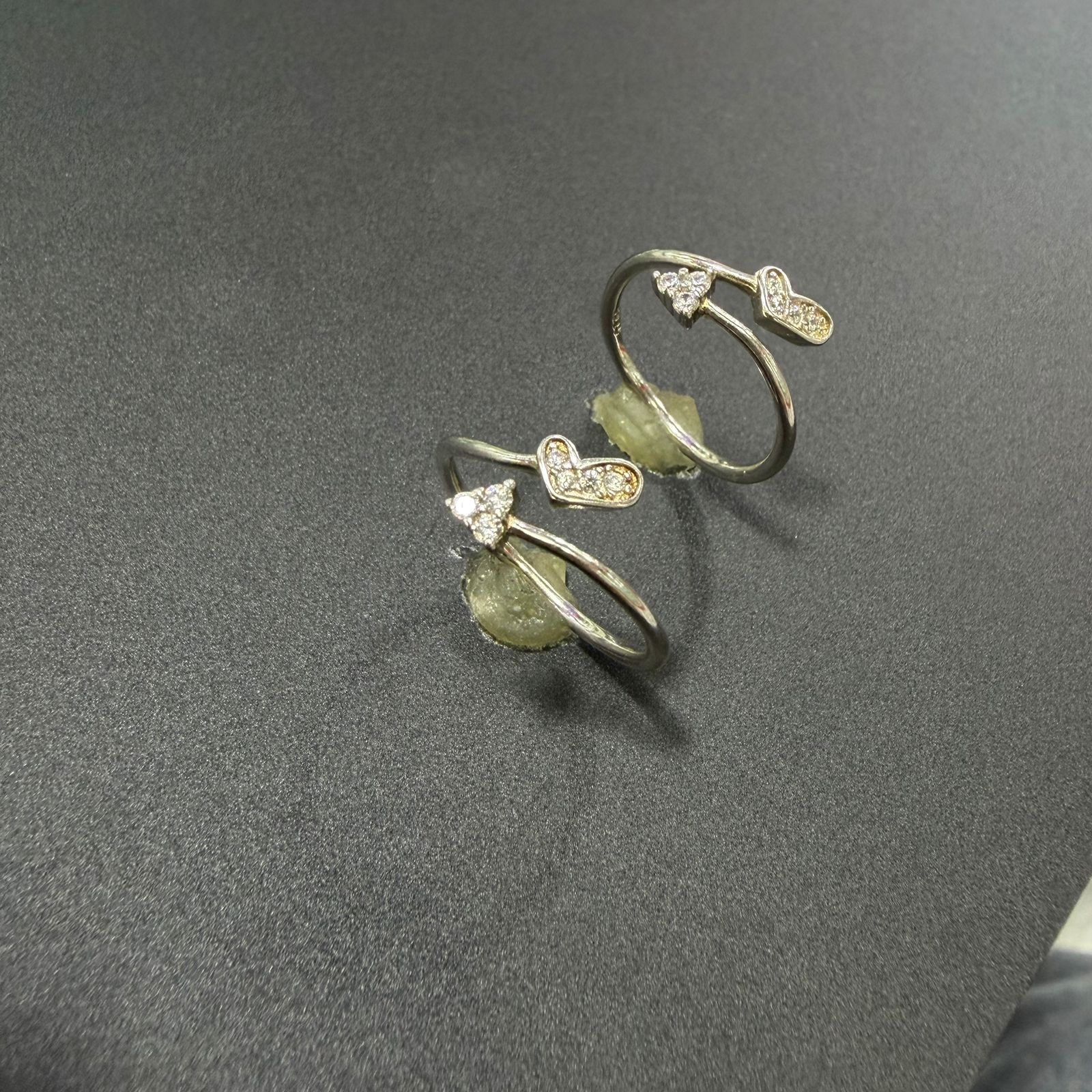 Shimmering Heart & Arrow Bypass Jodvi 925 Silver Toe Ring
