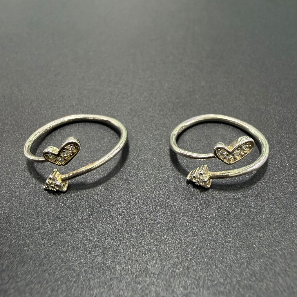 Shimmering Heart & Arrow Bypass Jodvi 925 Silver Toe Ring